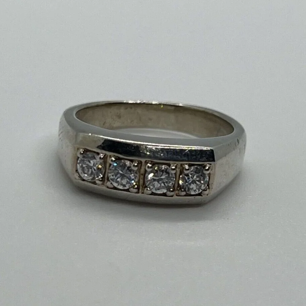 925 STERLING SILVER  CZ RING   SIZE 9